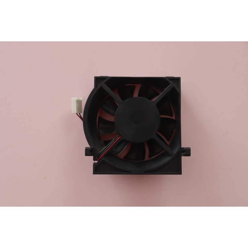 Pièce de ventilateur de refroidissement interne pour console