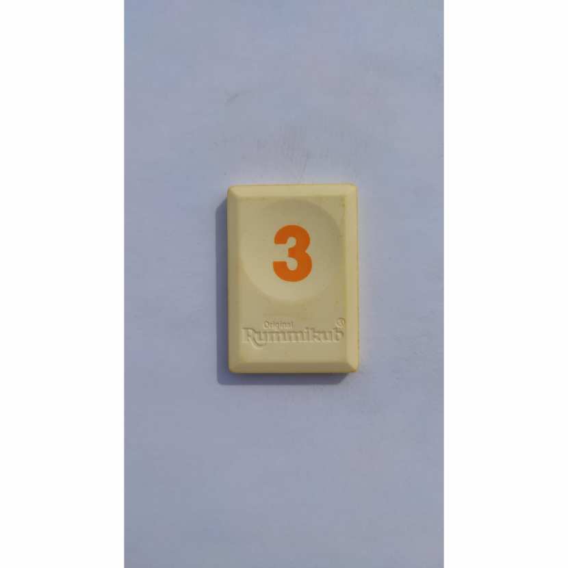 Tuile chiffre 3 trois orange Rummikub Le rami des chiffres jeu voyage